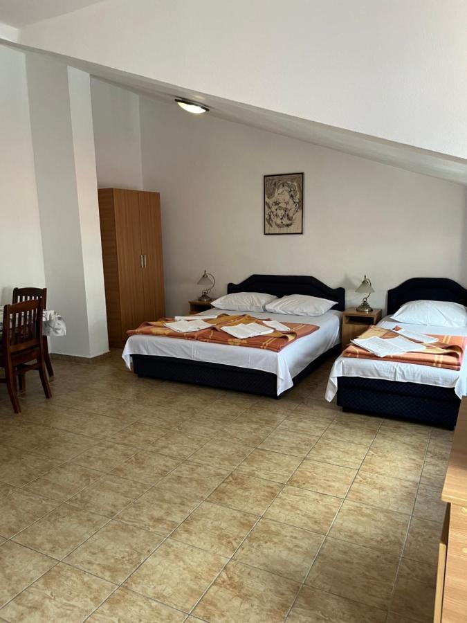 Apartmani Goran I Jelena Zec Budva Exteriör bild