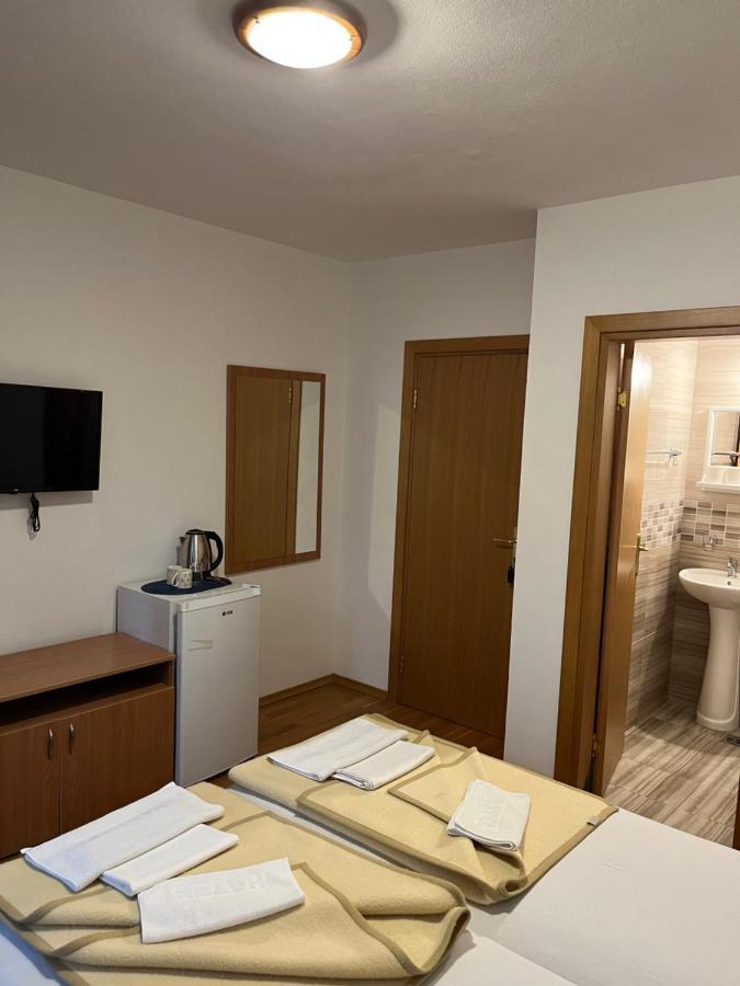 Apartmani Goran I Jelena Zec Budva Exteriör bild