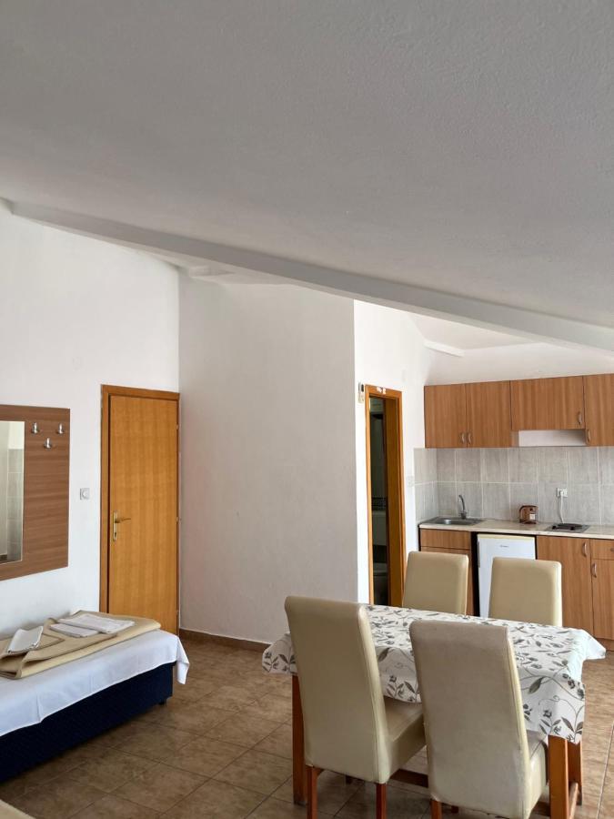 Apartmani Goran I Jelena Zec Budva Exteriör bild